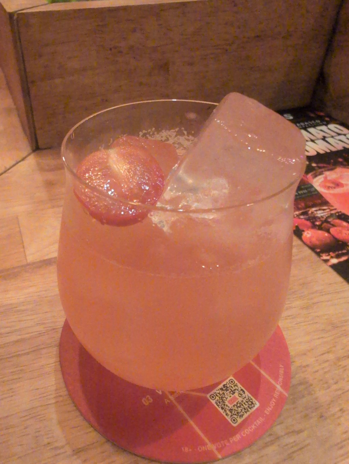 Cocktail at Más Eatery
